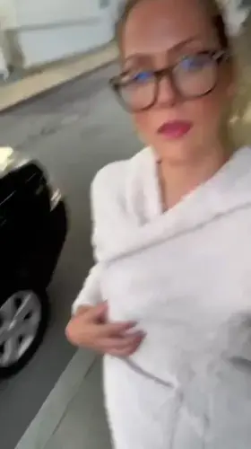 [f]orgot my shoes on my walk this morning 😛