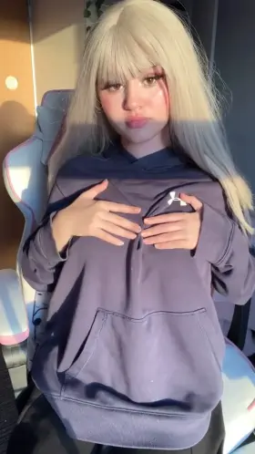 i just wanna be fucked in a comfy hoodie