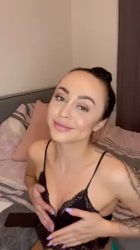 Would you fuck me raw or use a condom?😩