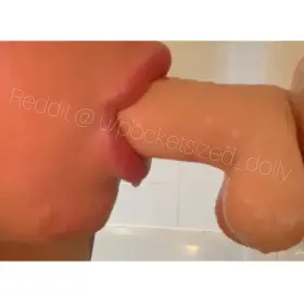 Practicing my deep throating. How am I doing? Any tips and tricks for when I have the real thing 😍