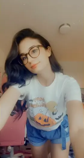 When ur cute nerdy coworker accidentally sends you this snap