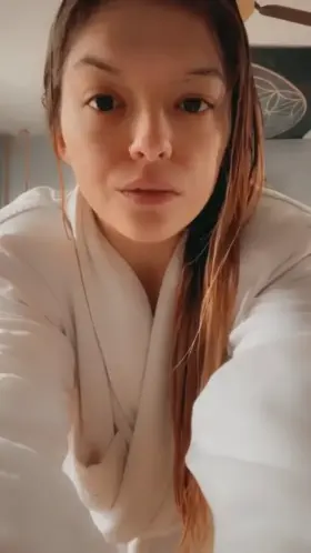 I just wanna feel your hands on my body and cock pressed up against me 🍆