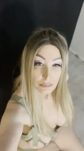 I know I'm hotter than your mom 😉 Check my profile if you want to see me naked 😈