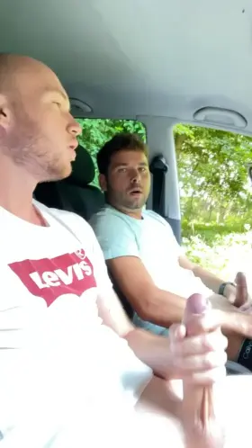 Next stop: Friday burst 🍾💦