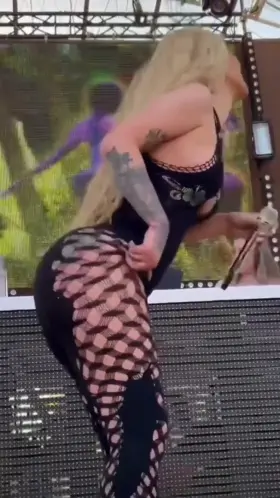 I need this pawg Iggy Azalea riding my bbc like this