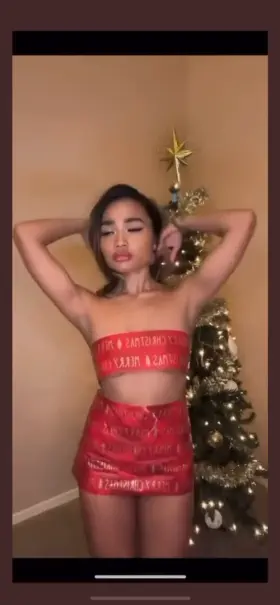 Merry Christmas 🎄 Would you like to unwrap me 🎁?