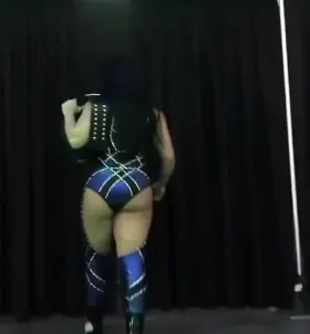 Damn, Deonna is so thick.