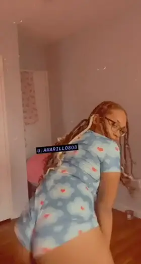 Are thick island girls your type?