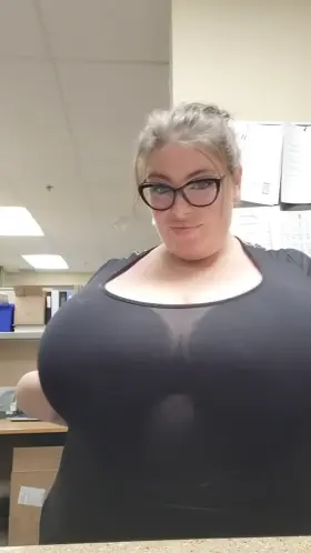 Oh noooo.. didn't realize my shirt was see through 👀