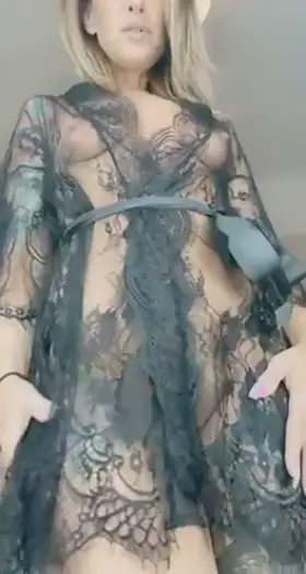 It’s time for breakfast. Are you hungry? 44y/o Mum of 3