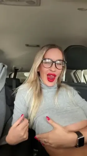 Do you like blondes with glasses?