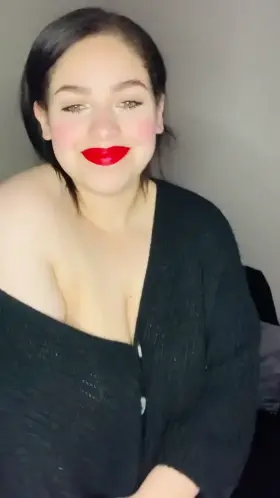 Do you like chubby moms with DD’s? 😋❤️