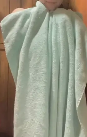 My body don’t jiggle jiggle it- oh wait it does 😅😉❤️