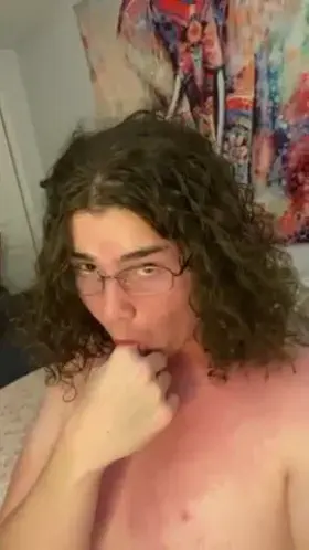 Sucking on my finger for Daddy 🥰