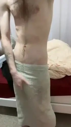 Oh no my towel fell 😜