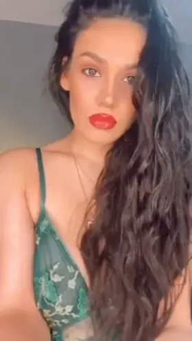 Do you like my lipstick?