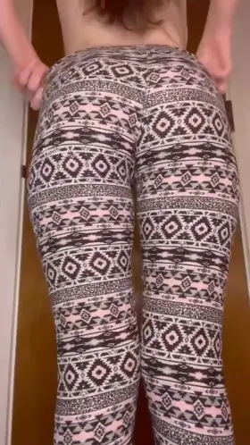 Gotta love the ass of a milf