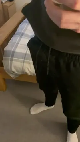 Comment + size for a nude 😉