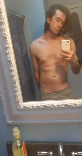 Another late night 😏 (dm's open)