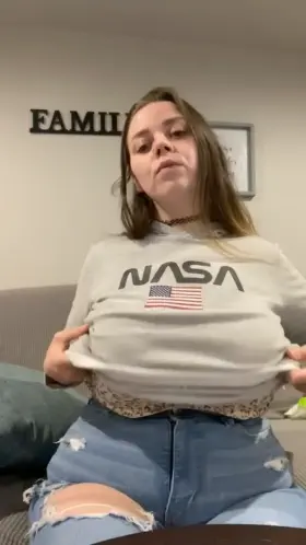 come watch me milk these tits 😉💦 you know where to see😘