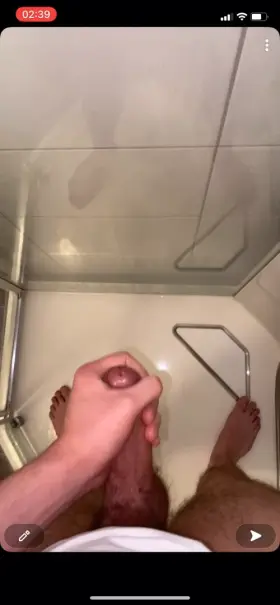 Would love to paint someone’s face like this 💦