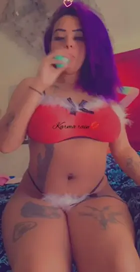 Christmas is coming fast, I bet I can make you cum faster 😜💦🎄