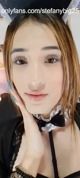 Here is my friend stefanybig25 - don't be fooled, behind a sweet kiss she hides a REAL monster cock. She is 25cm /10 inch 👸🏼 🍆SCARY!!!