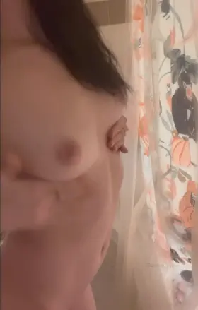 Try rubbing your dick between these bouncy tits😈