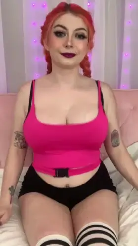 Do you like bouncing big tits 💗