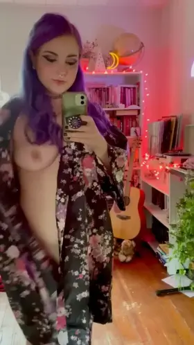 my titties wanted to say hi 🖤