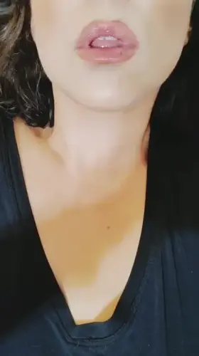 Can I cum for dinner? Would you feed me?😋💋