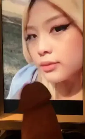 Close your eyes, platter face