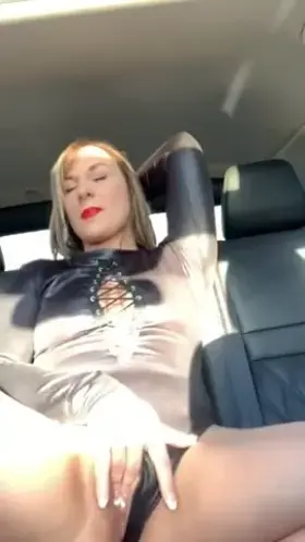 Get my discount Link before it's gone! MILF, HOTWIFE, BDSM AND FOOT QUEEN! $% FOR THE TOP 5% MISTRESS LILLY