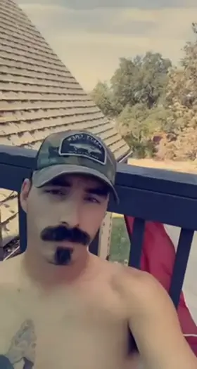 (32) Haven’t been laid in so long…I’m desperate for someone to see me!