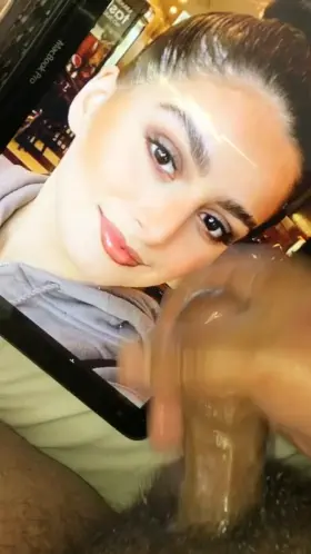 Hot Australian Pakistani babe (sister number 2) gets jizzed on by young desi bull.. she makes me hard 😜🍆💦