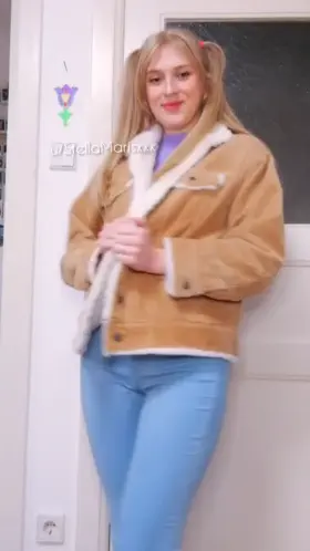 why can't it always be this easy to take clothes off..?