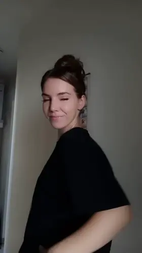 💛 this is what tiny cute titties look like..