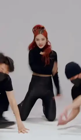 ICHILLIN’ - E.JI