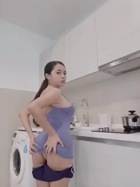 be honest! would you smash me from behind?