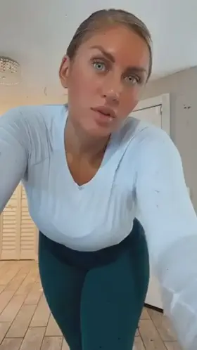 Can’t stop gooning my bbc to her 🥵🥵