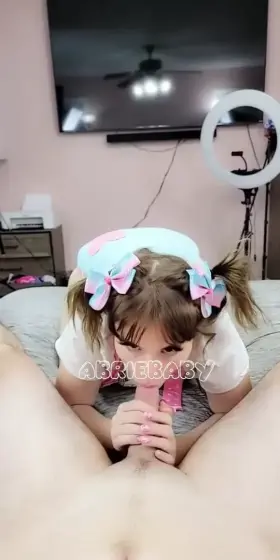 HE actualy likes it when i get a little ..... Handsy Abriebaby 18 years old