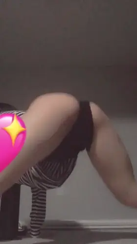 rare vid of me shaking ass :)