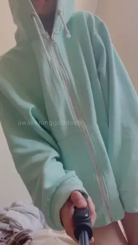 What do you think is the best thing about fucking a mom? 😜