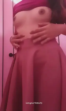 Anyone into teeny tiny tomatoes? 😛😈