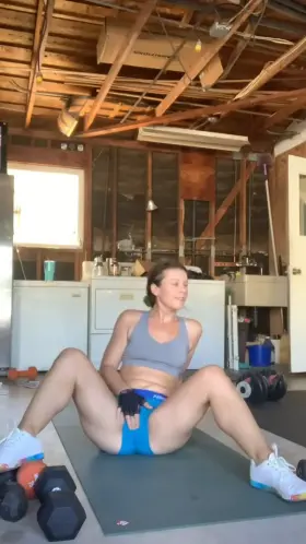 Why i pike my home gym more 😈