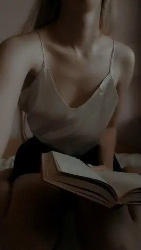 If at least one guy wants to see me strip more often, I'll celebrate and fuck myself💕 💘😘