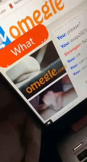 Omegle teen flashes coochie foe cock