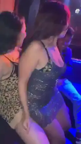 🔥SALE🔥 • 21 • bi • collabs👩🏻‍🤝‍👨🏾👩🏻‍🤝‍👩🏼 • customs • kink friendly • Top 6.9% • daily uploads • NO PPV • 260+ posts ‼️