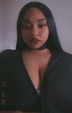 Can this blasian be your B.T.G.G?💋🖤