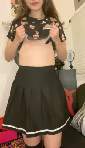 (18) Shy girl but I hope you still enjoy my tiny Body 💕